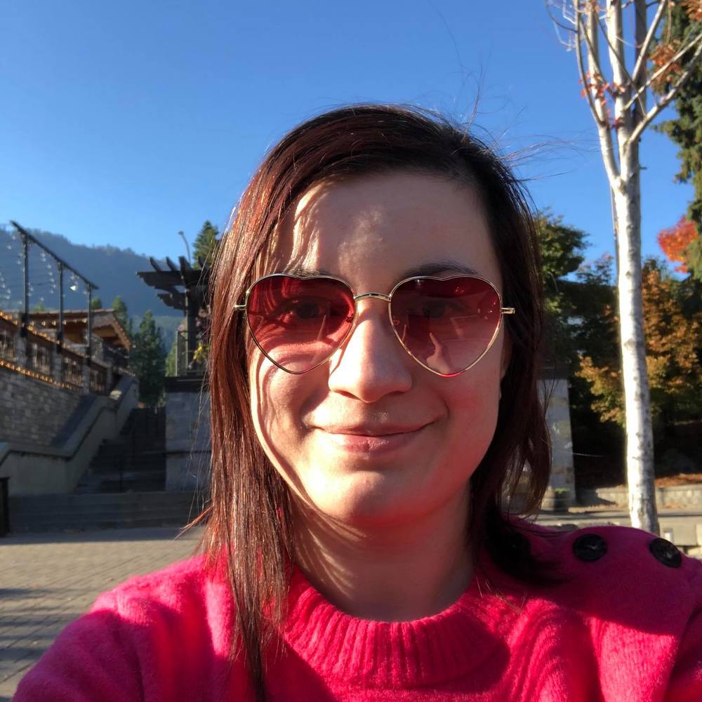 Meet your Posher, Luiza